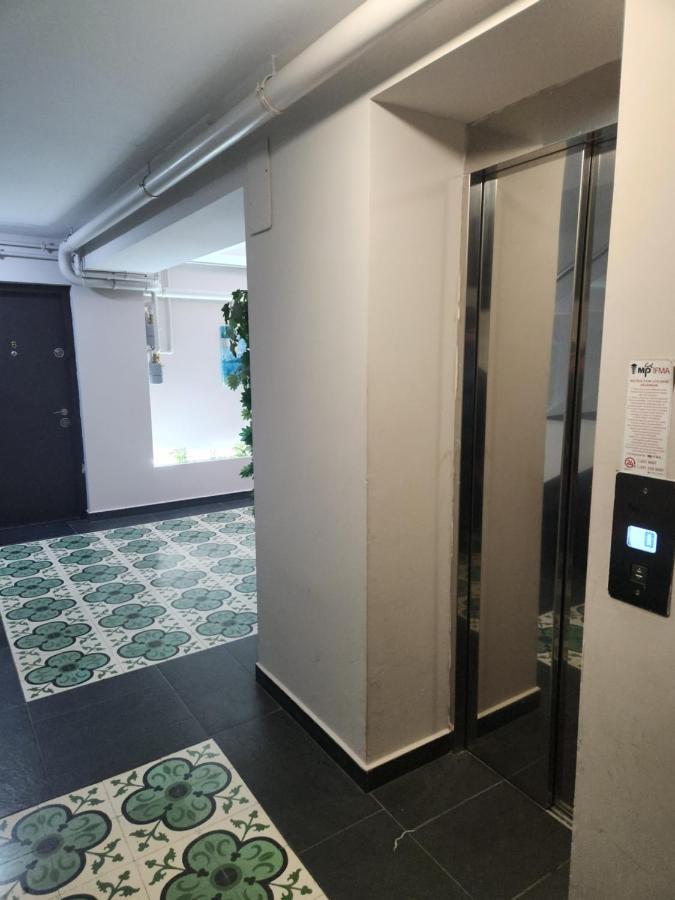 Airport Apartment Otopeni Buitenkant foto