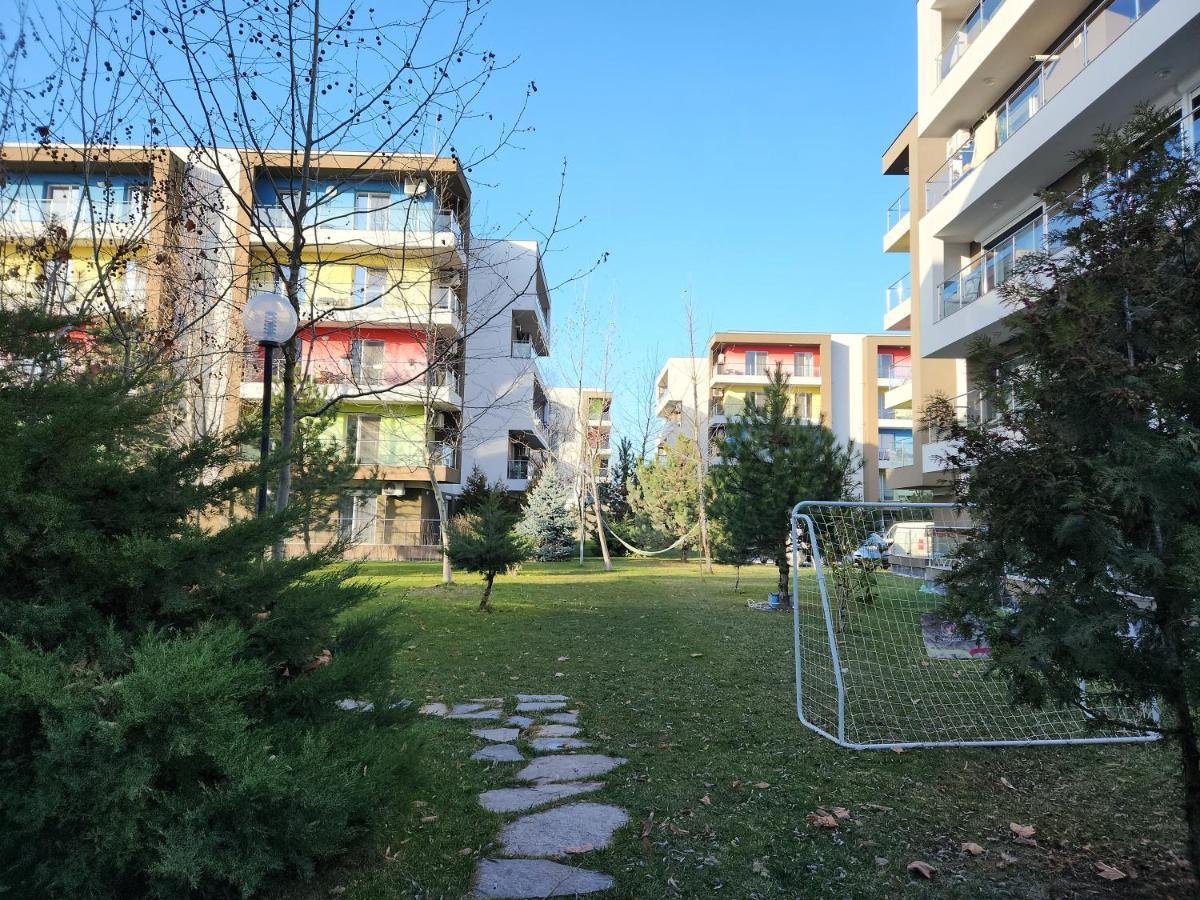 Airport Apartment Otopeni Buitenkant foto