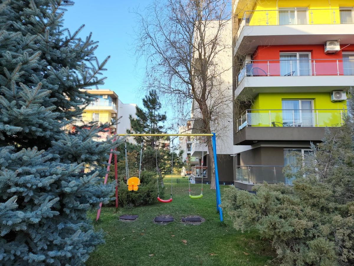Airport Apartment Otopeni Buitenkant foto