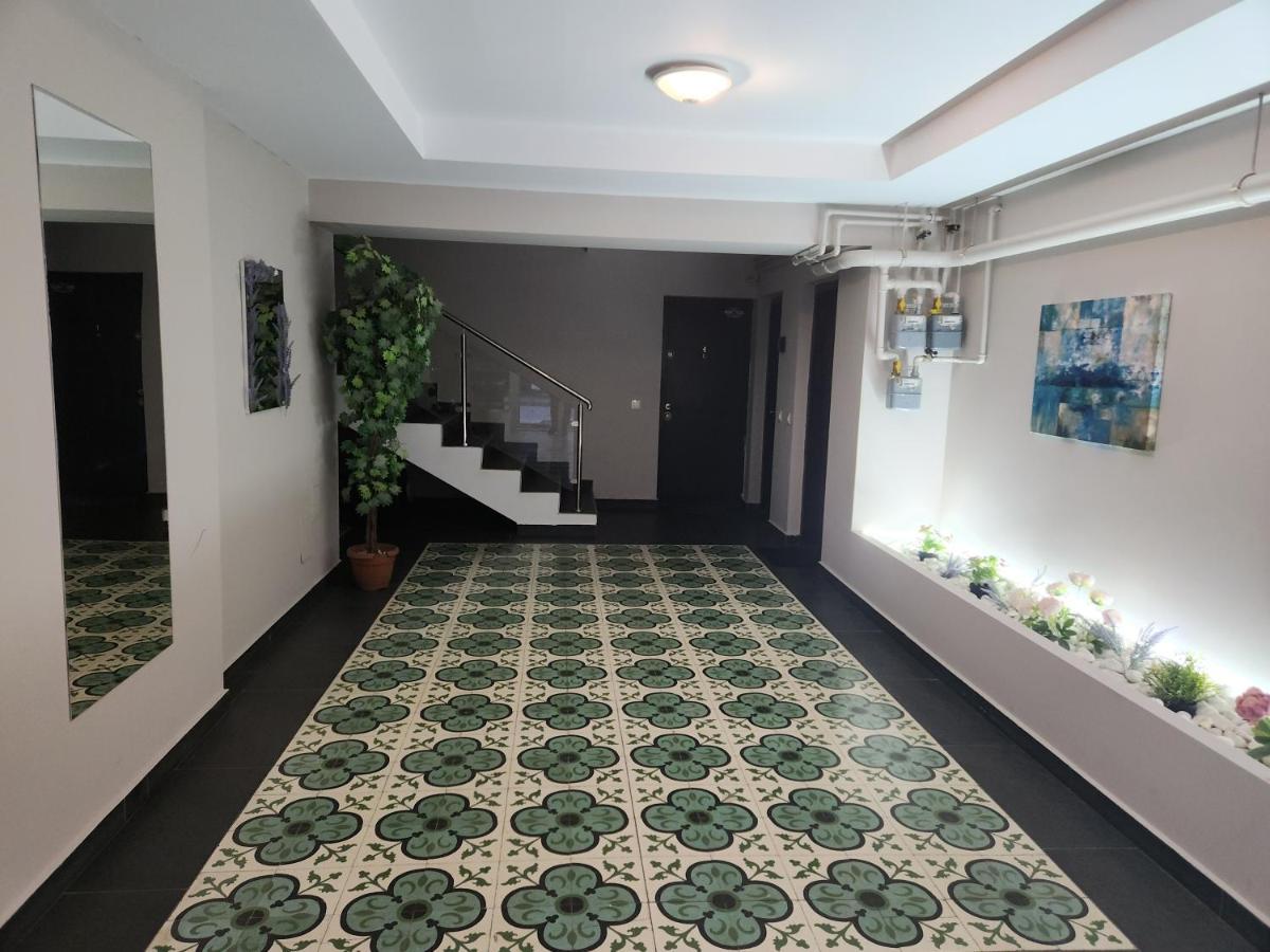 Airport Apartment Otopeni Buitenkant foto