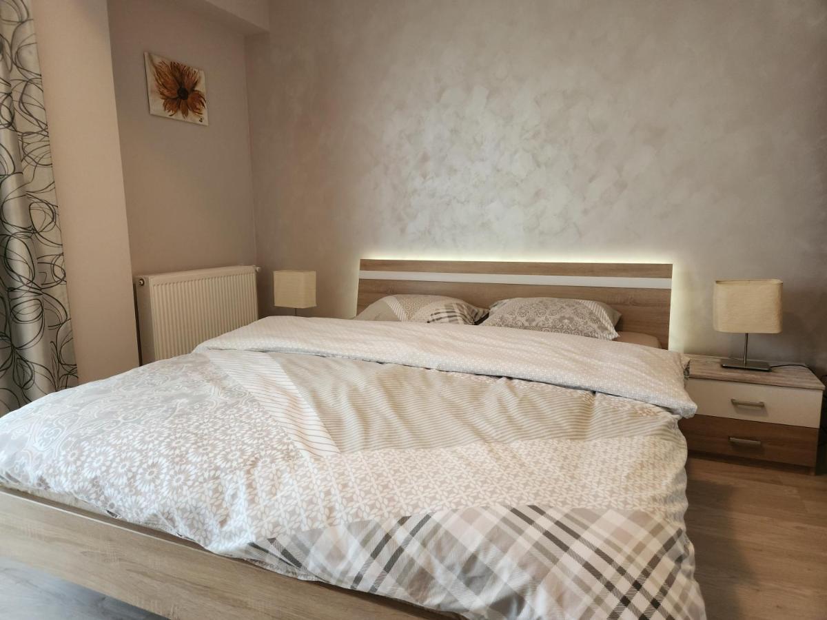 Airport Apartment Otopeni Buitenkant foto