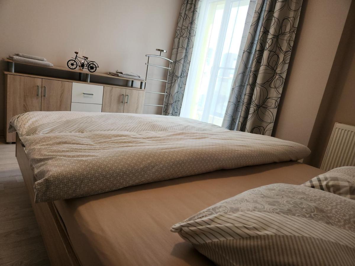 Airport Apartment Otopeni Buitenkant foto