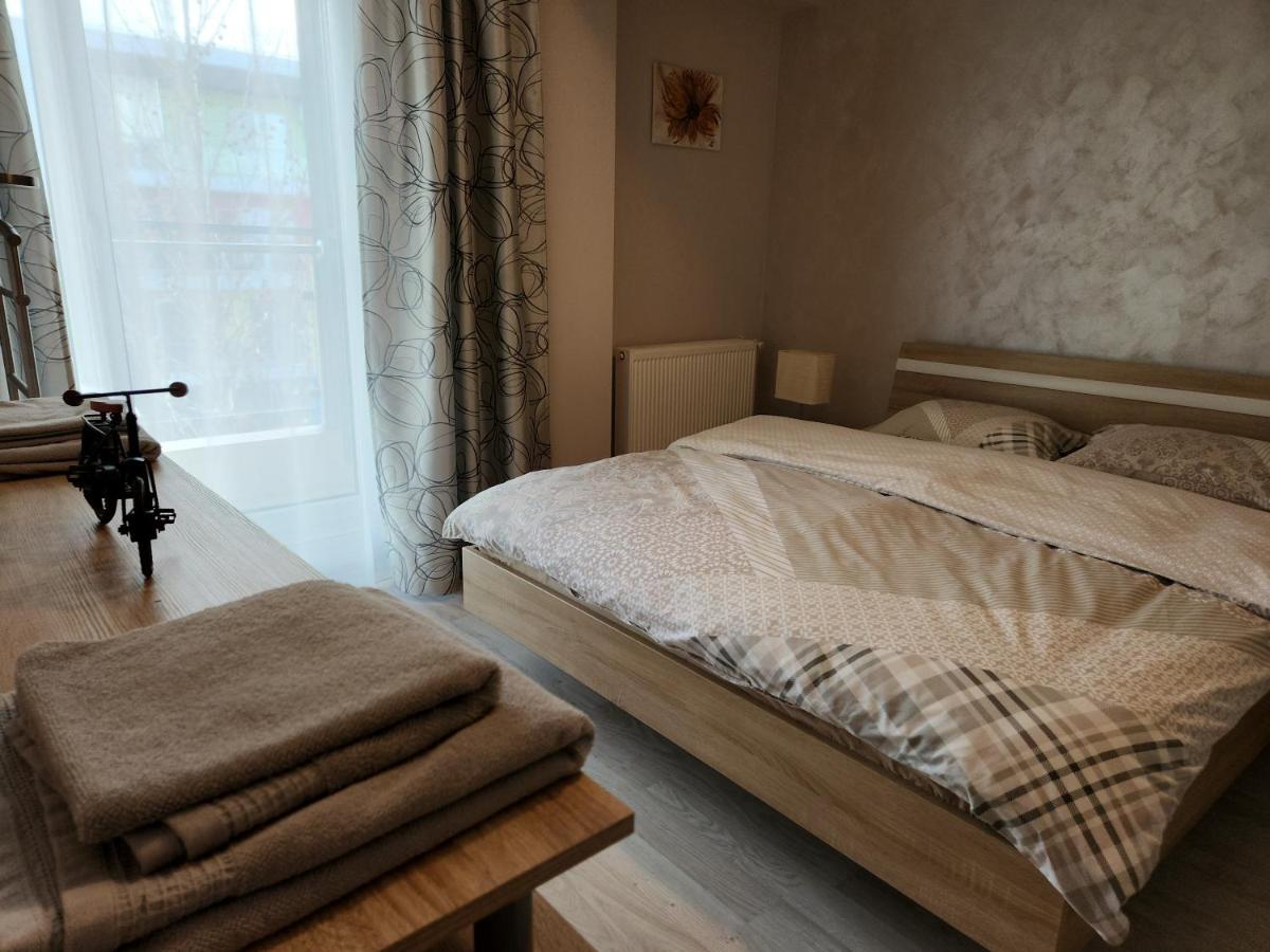 Airport Apartment Otopeni Buitenkant foto